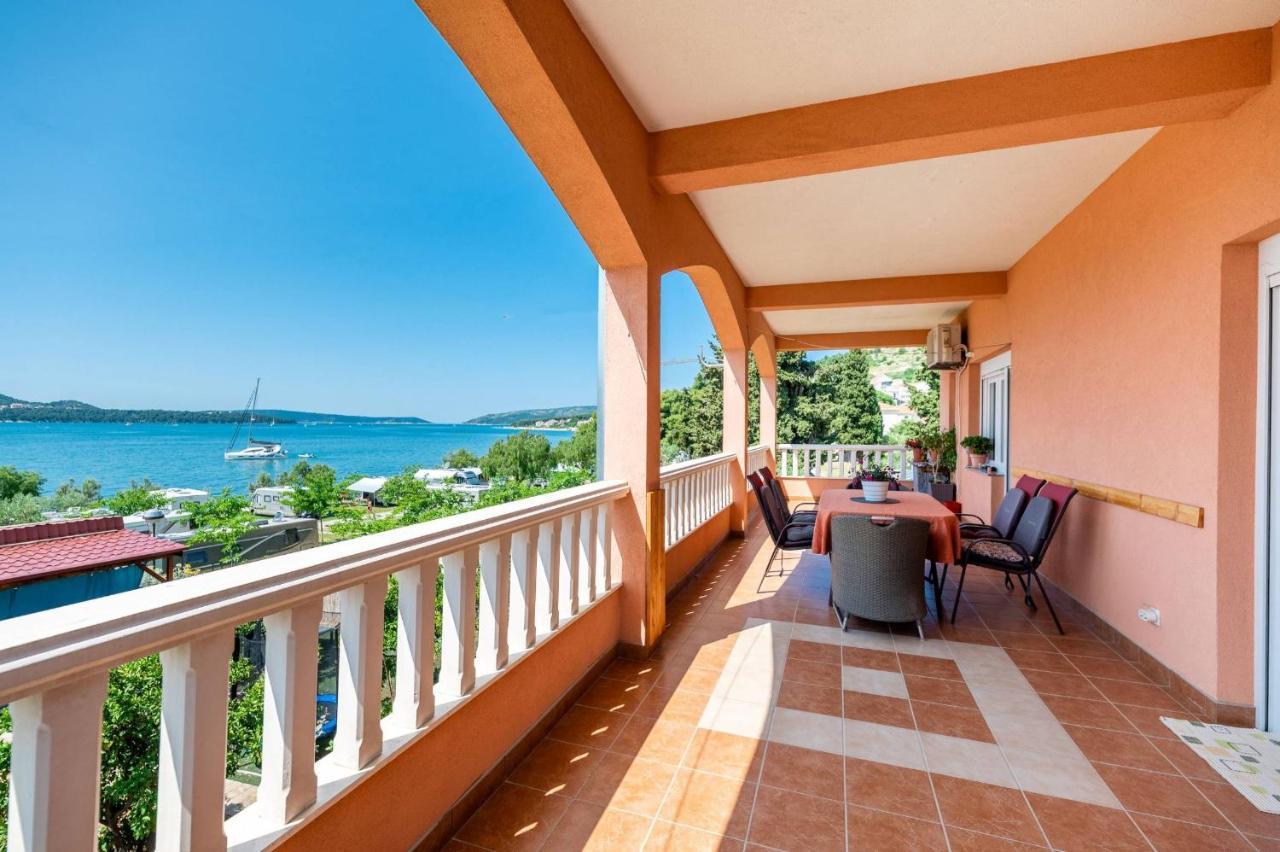 Apartment Lotus Trogir Exterior photo