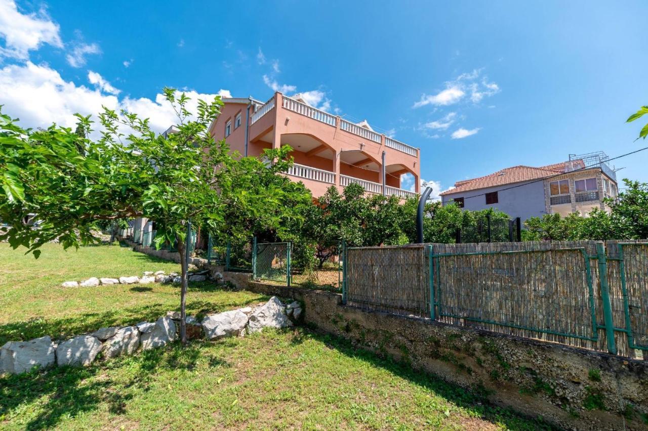 Apartment Lotus Trogir Exterior photo